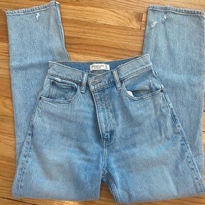 Abercrombie and Fitch - 90s Straight Ultra High Rise Jeans - size 26